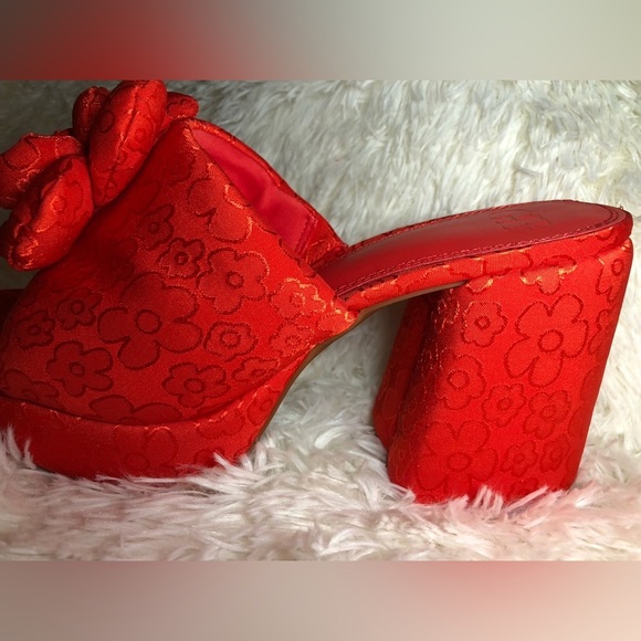 Gianni Bini Elegant Red Floral Women's Shoes size 8.5🌹 - Picture 7 of 15